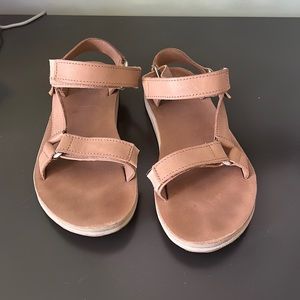 Leather Teva sandals size 7